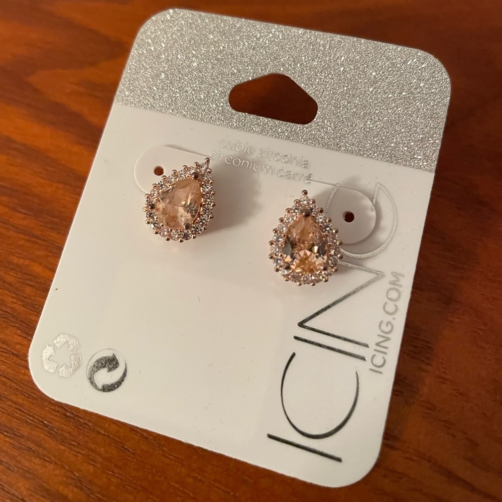 Icing Peach Teardrop Studs